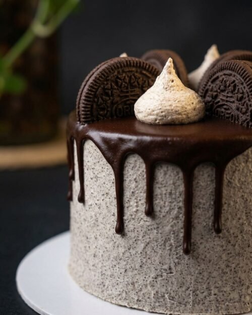 Cookies & Cream Drip Masterpiece - 1KG Chocolate cake