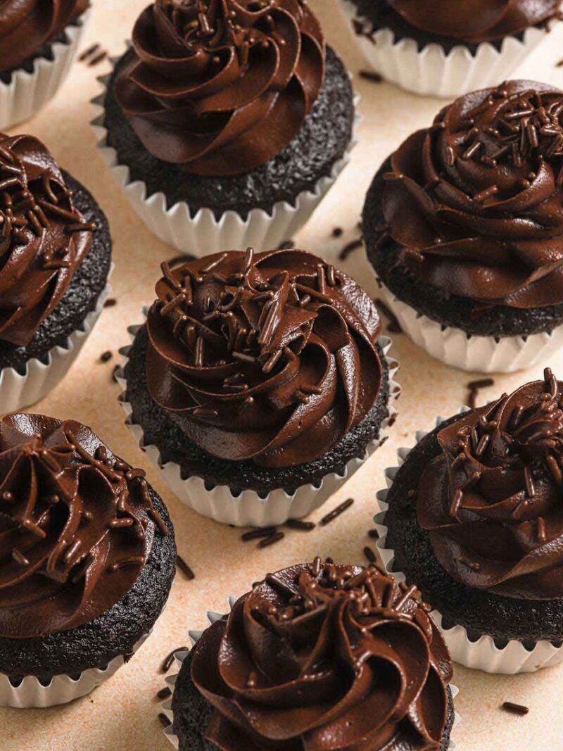 df7bd7cc-6780-49d3-aa67-1a9e071543a5 Double Chocolate Cupcakes Box (Set of 6)