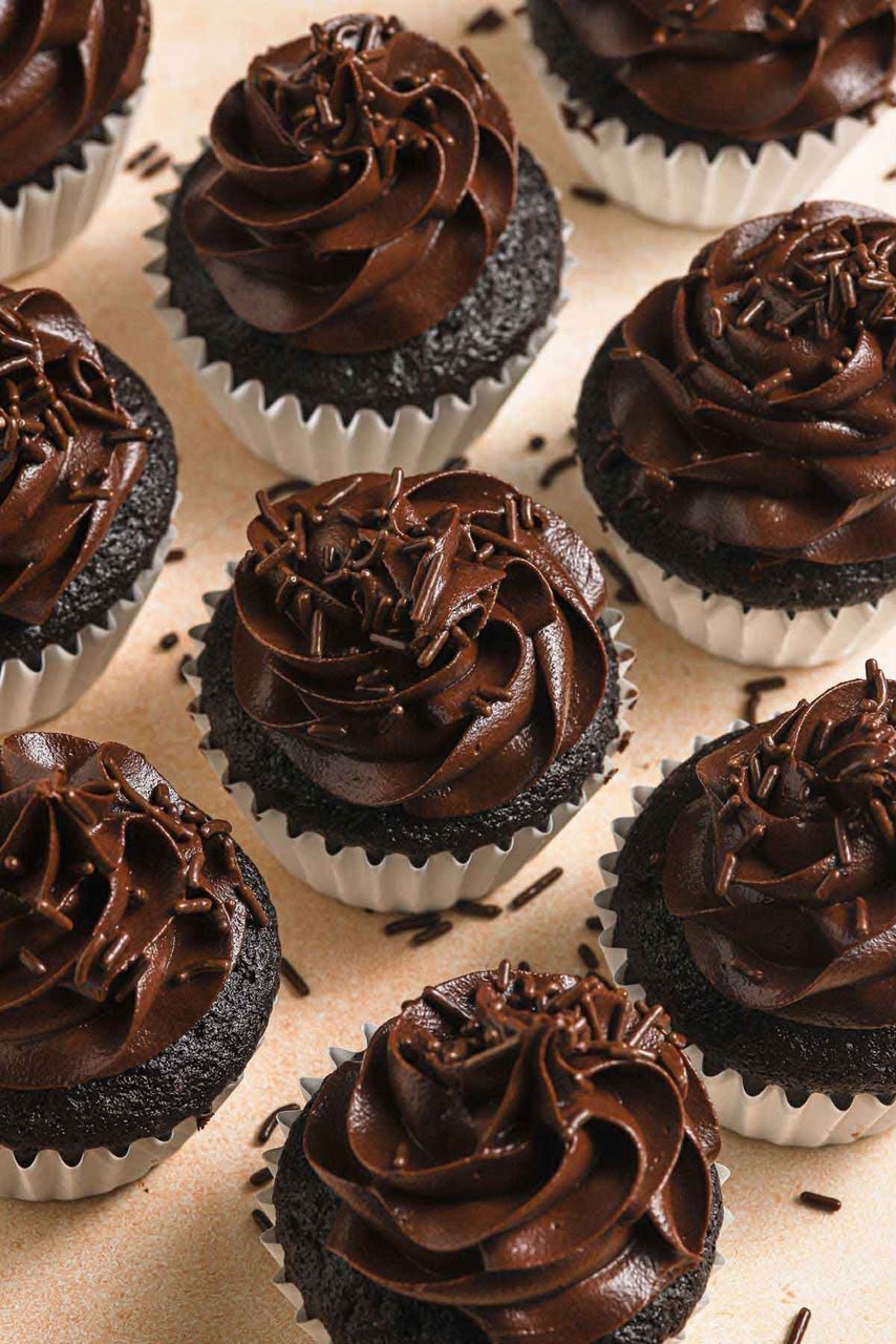df7bd7cc-6780-49d3-aa67-1a9e071543a5 Double Chocolate Cupcakes Box (Set of 6)